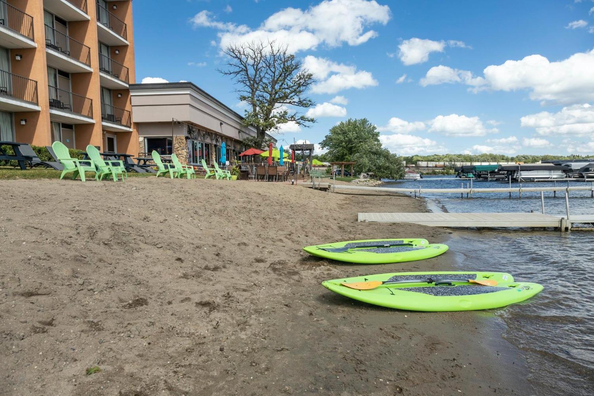 Holiday Inn Detroit Lakes By Ihg Exterior foto